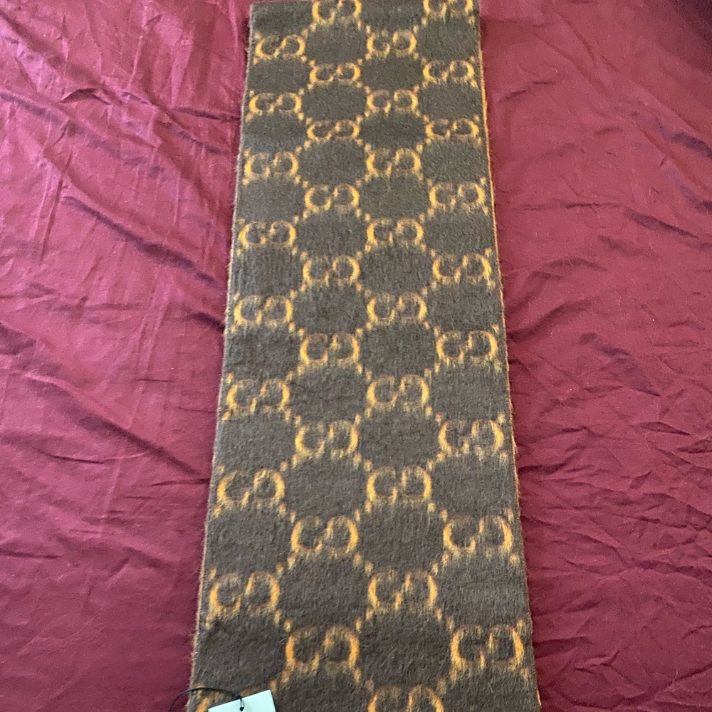 Gucci 2019 Alpaca GG Scarf - Picture 4 of 7
